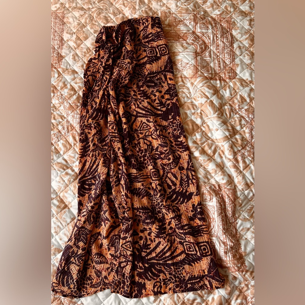 Beautiful skirt with slit ❤️ never worn just sitting on my closet.